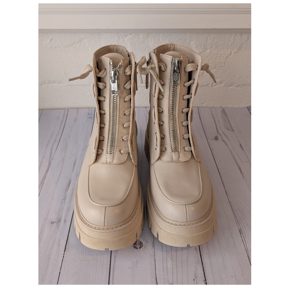 Ash • Lynne Boots - Picture 2 of 16